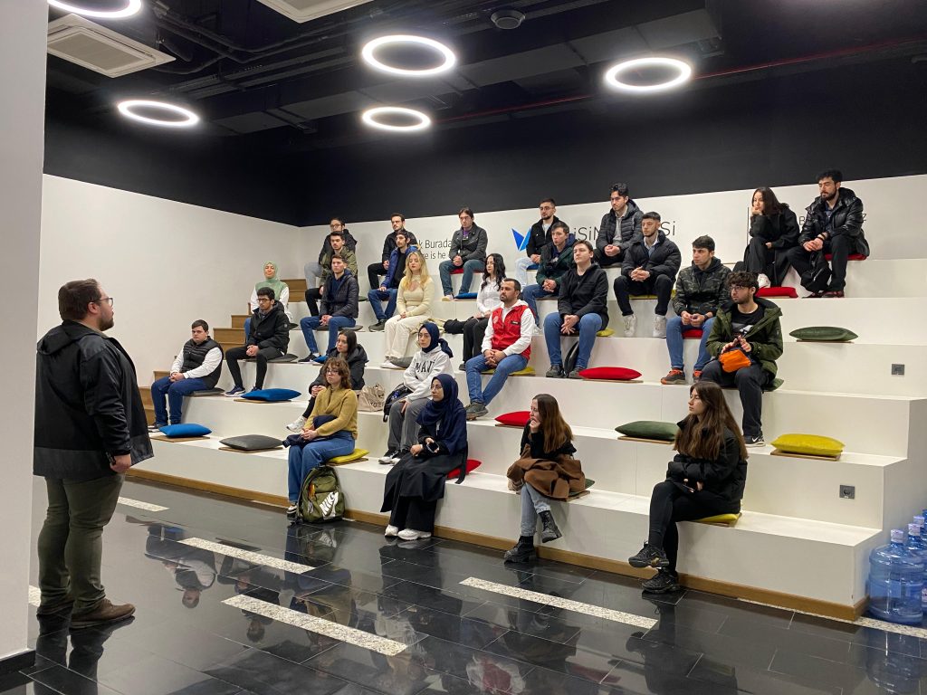 Bilgisayar Programcılığı ve Mekatronik Programı Öğrencilerimiz Bilişim Vadisi’nde!