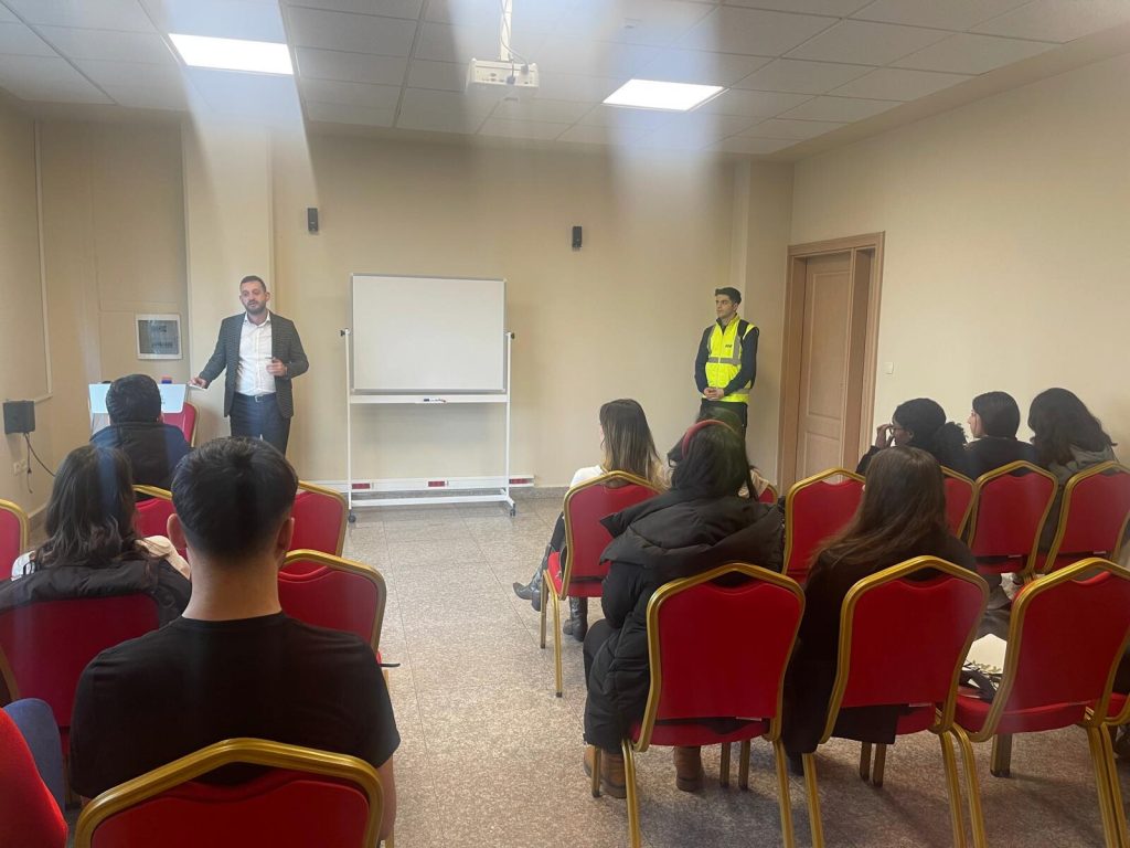 Sivil Havacılık Kabin Hizmetleri Öğrencilerimiz TGS Ground Handling İnsan Kaynakları Departmanı Yetkilileri ile Bir Araya Geldi