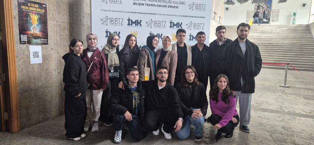 Bilgisayar Programcılığı Öğrencileri 18. Bilişim Teknolojileri Zirvesi’ne Katıldı