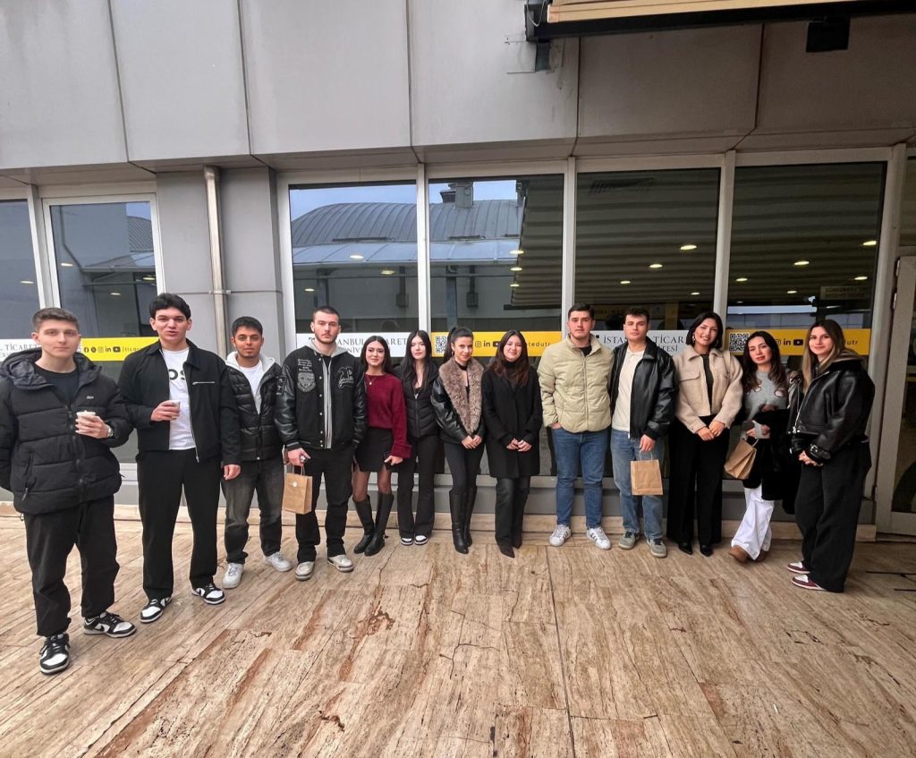 Sivil Havacılık Öğrencilerimiz 8. Havacılık Zirvesi’nde