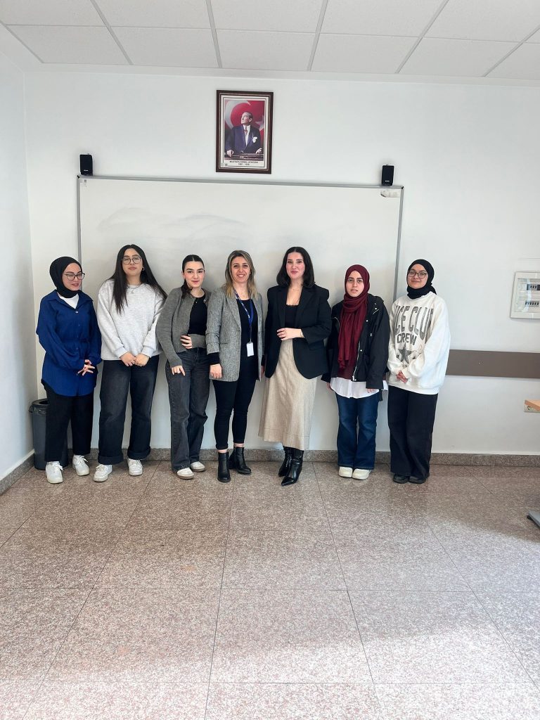 Bankacılık ve Sigortacılık Öğrencilerimiz, Mezunumuz İlknur Baysak ile Buluştu
