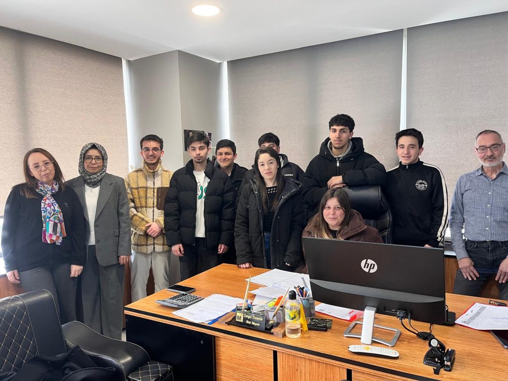 İşletme Yönetimi Programı Öğrencilerinden SMMM Cengiz Özdemir’e Muhasebe Bürosu Ziyareti